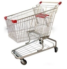 Le supermarché résistant transporte en charrette des paniers à provisions de déploiement de fil sur des roues